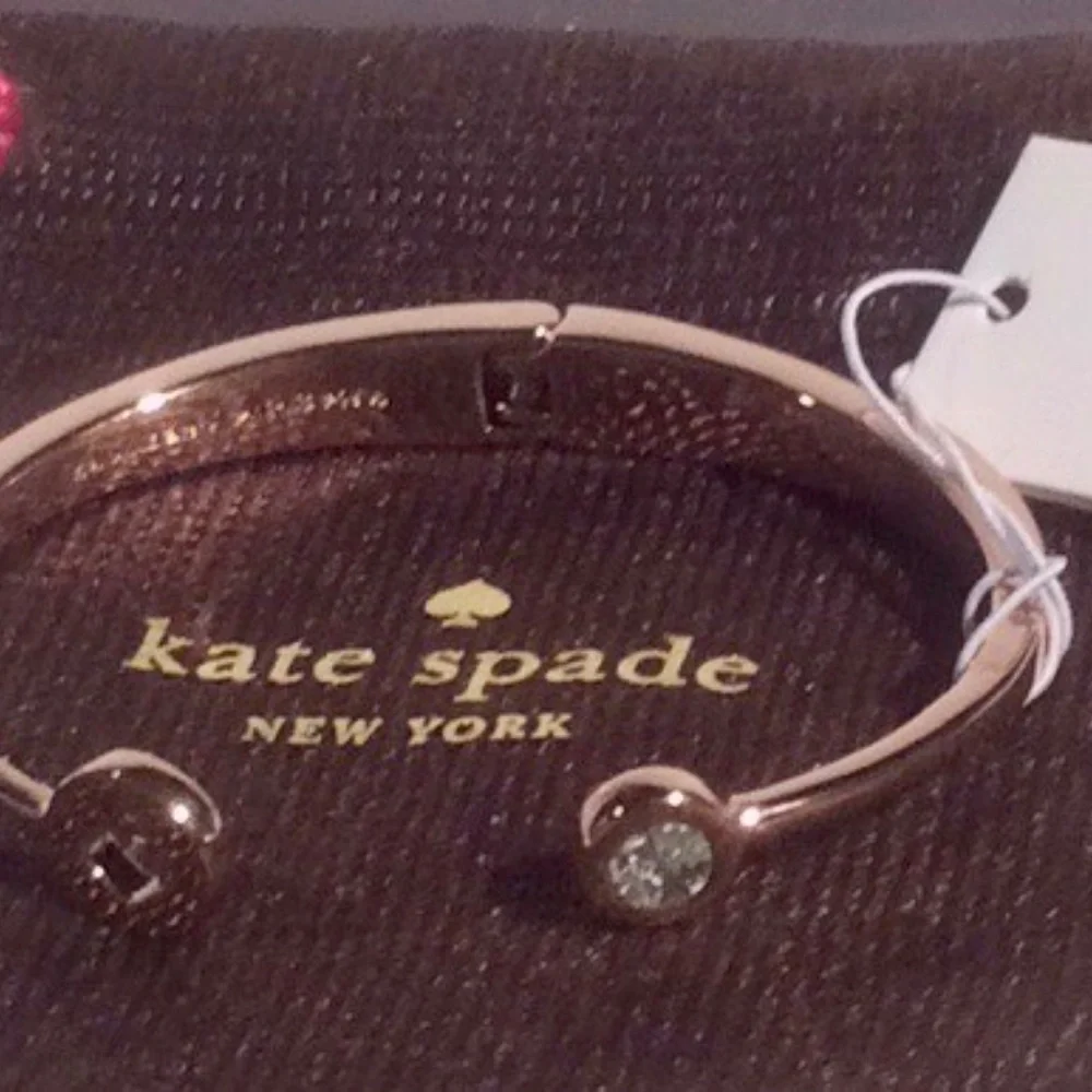 NWT ! Kate Spade Spot the Spade Bangle Bracelet - Picture 2 of 4